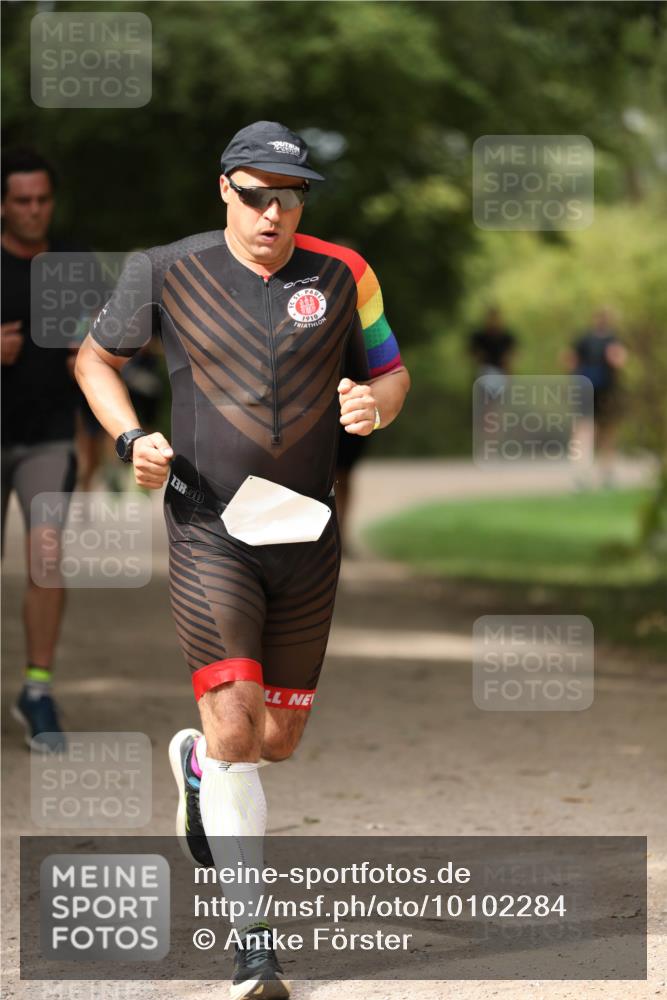 30.08.2026 - Elbe Triathlon Hamburg Antke Förster http://msf.ph/oto/10102284 30.08.2026 11:24:29 Laufen 3, 1910 meine-sportfotos.de