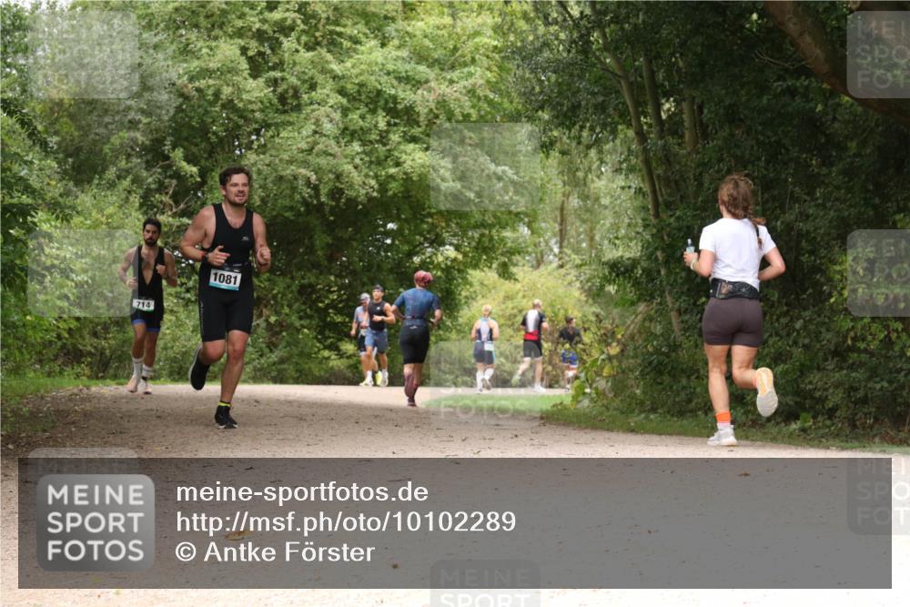 30.08.2026 - Elbe Triathlon Hamburg Antke Förster http://msf.ph/oto/10102289 30.08.2026 11:27:54 Laufen 714, 1081 meine-sportfotos.de