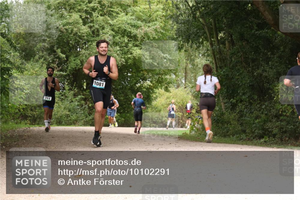 30.08.2026 - Elbe Triathlon Hamburg Antke Förster http://msf.ph/oto/10102291 30.08.2026 11:27:55 Laufen 714, 1081 meine-sportfotos.de