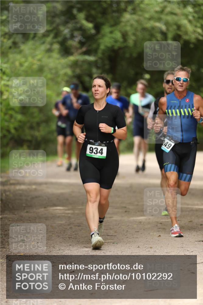 30.08.2026 - Elbe Triathlon Hamburg Antke Förster http://msf.ph/oto/10102292 30.08.2026 11:24:33 Laufen 934, 49 meine-sportfotos.de