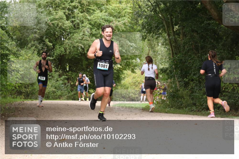 30.08.2026 - Elbe Triathlon Hamburg Antke Förster http://msf.ph/oto/10102293 30.08.2026 11:27:56 Laufen 714, 1081 meine-sportfotos.de