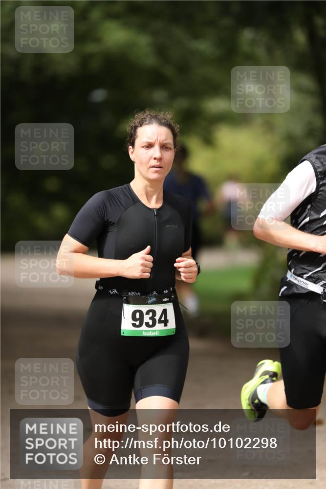 30.08.2026 - Elbe Triathlon Hamburg Antke Förster http://msf.ph/oto/10102298 30.08.2026 11:24:36 Laufen 934 meine-sportfotos.de