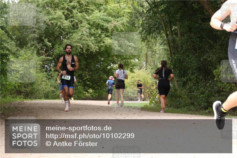 30.08.2026 - Elbe Triathlon Hamburg Antke Förster http://msf.ph/oto/10102299 30.08.2026 11:27:57 Laufen 714 meine-sportfotos.de