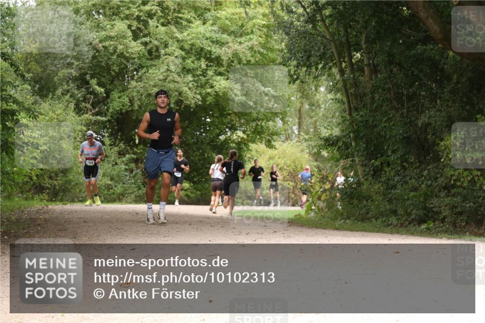 30.08.2026 - Elbe Triathlon Hamburg Antke Förster http://msf.ph/oto/10102313 30.08.2026 11:28:02 Laufen 789 meine-sportfotos.de