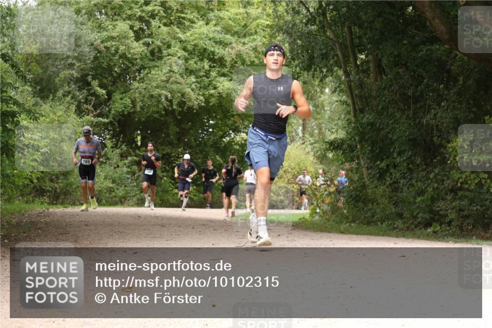 30.08.2026 - Elbe Triathlon Hamburg Antke Förster http://msf.ph/oto/10102315 30.08.2026 11:28:03 Laufen 789, 1 meine-sportfotos.de