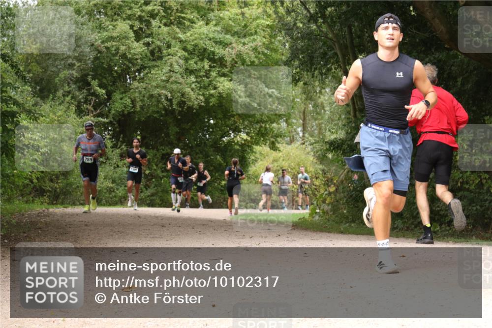 30.08.2026 - Elbe Triathlon Hamburg Antke Förster http://msf.ph/oto/10102317 30.08.2026 11:28:04 Laufen 789 meine-sportfotos.de