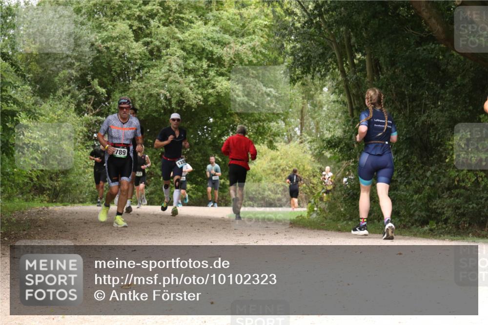 30.08.2026 - Elbe Triathlon Hamburg Antke Förster http://msf.ph/oto/10102323 30.08.2026 11:28:08 Laufen 789, 128 meine-sportfotos.de