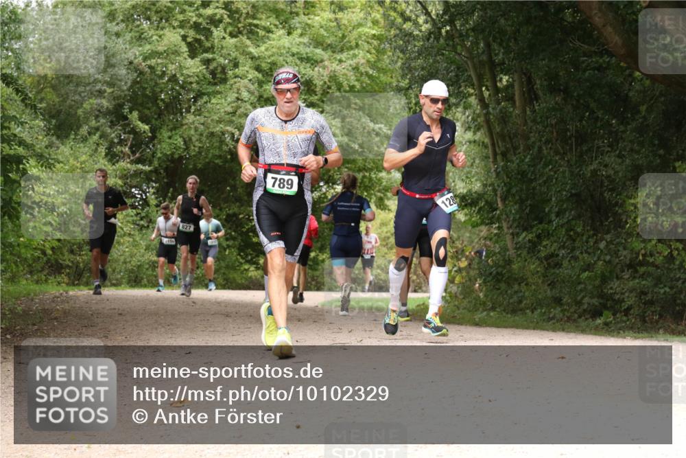 30.08.2026 - Elbe Triathlon Hamburg Antke Förster http://msf.ph/oto/10102329 30.08.2026 11:28:11 Laufen 827, 789, 128 meine-sportfotos.de