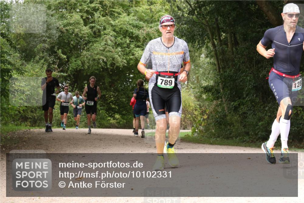 30.08.2026 - Elbe Triathlon Hamburg Antke Förster http://msf.ph/oto/10102331 30.08.2026 11:28:12 Laufen 789, 128, 1156, 827 meine-sportfotos.de