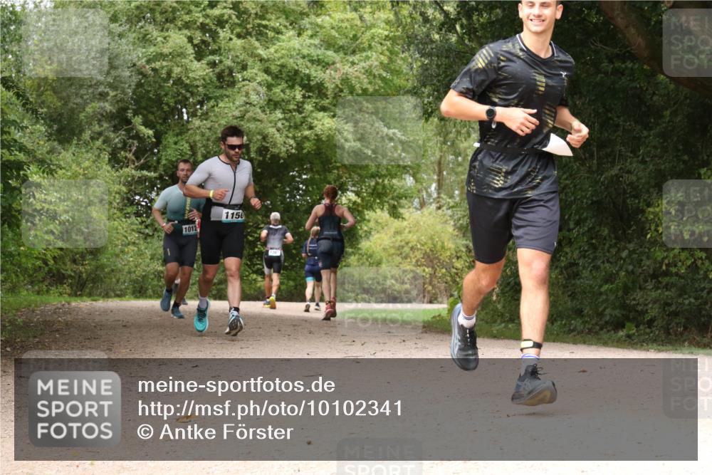 30.08.2026 - Elbe Triathlon Hamburg Antke Förster http://msf.ph/oto/10102341 30.08.2026 11:28:17 Laufen 1012, 1150 meine-sportfotos.de