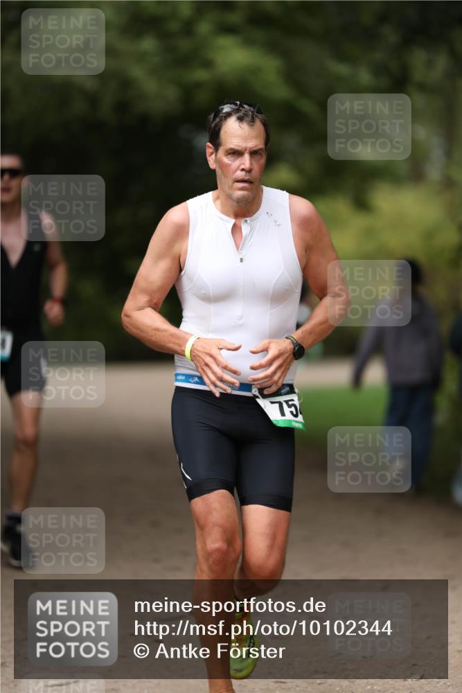 30.08.2026 - Elbe Triathlon Hamburg Antke Förster http://msf.ph/oto/10102344 30.08.2026 11:25:05 Laufen 75 meine-sportfotos.de
