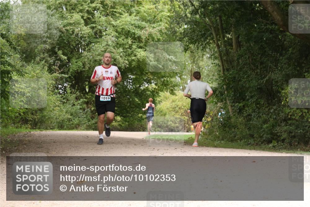 30.08.2026 - Elbe Triathlon Hamburg Antke Förster http://msf.ph/oto/10102353 30.08.2026 11:28:23 Laufen 1019 meine-sportfotos.de