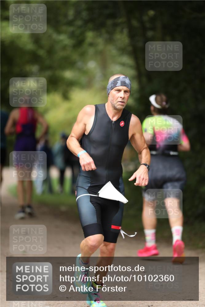 30.08.2026 - Elbe Triathlon Hamburg Antke Förster http://msf.ph/oto/10102360 30.08.2026 11:25:16 Laufen 2 meine-sportfotos.de