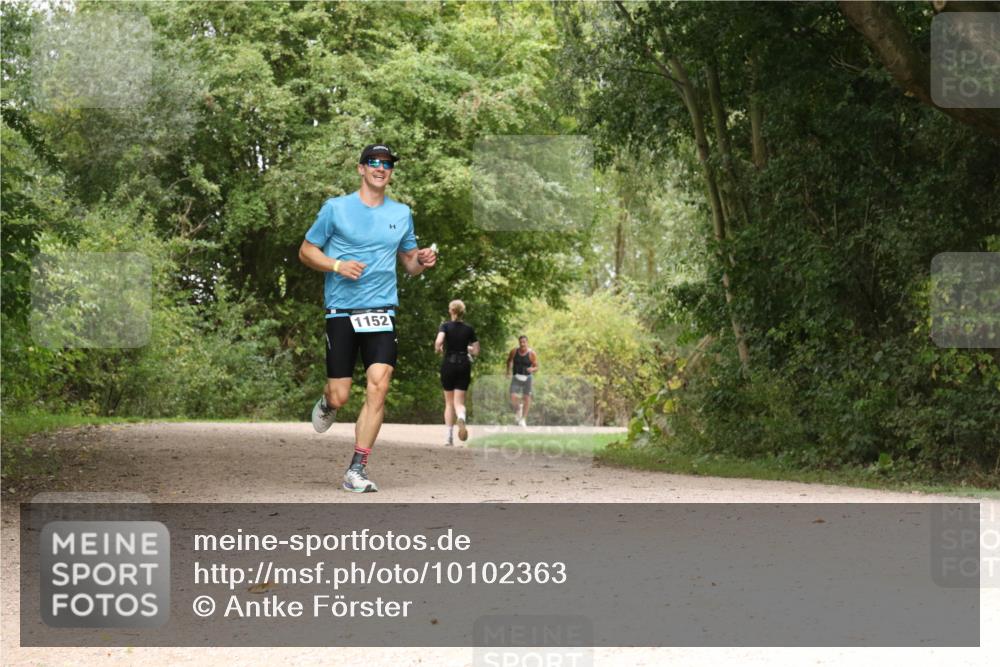 30.08.2026 - Elbe Triathlon Hamburg Antke Förster http://msf.ph/oto/10102363 30.08.2026 11:28:37 Laufen 1152 meine-sportfotos.de