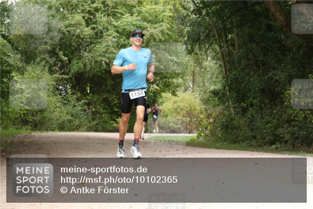 30.08.2026 - Elbe Triathlon Hamburg Antke Förster http://msf.ph/oto/10102365 30.08.2026 11:28:38 Laufen 1152 meine-sportfotos.de