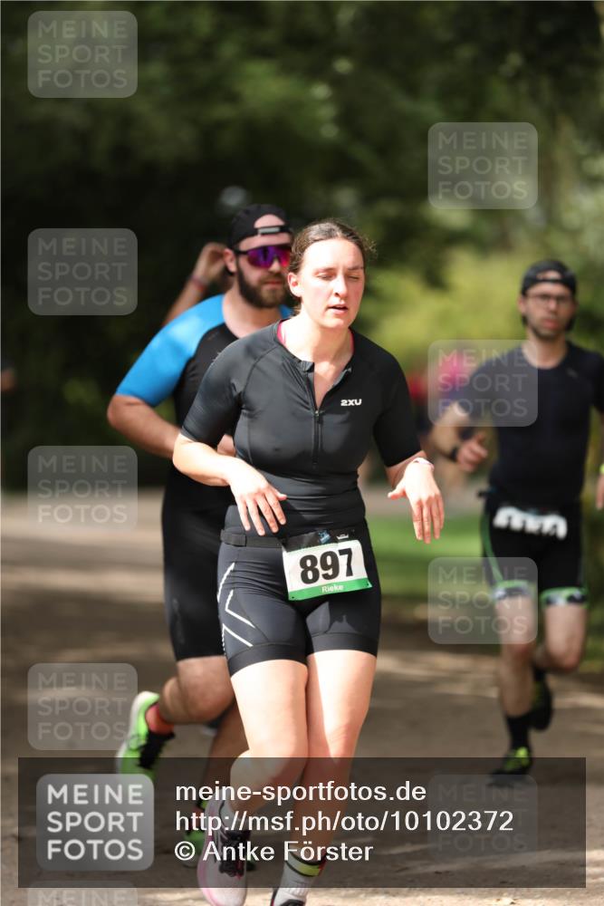 30.08.2026 - Elbe Triathlon Hamburg Antke Förster http://msf.ph/oto/10102372 30.08.2026 11:25:26 Laufen 897, 2 meine-sportfotos.de