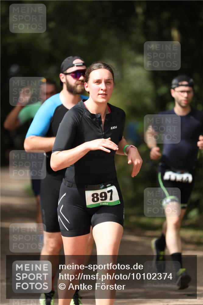 30.08.2026 - Elbe Triathlon Hamburg Antke Förster http://msf.ph/oto/10102374 30.08.2026 11:25:27 Laufen 897, 2 meine-sportfotos.de
