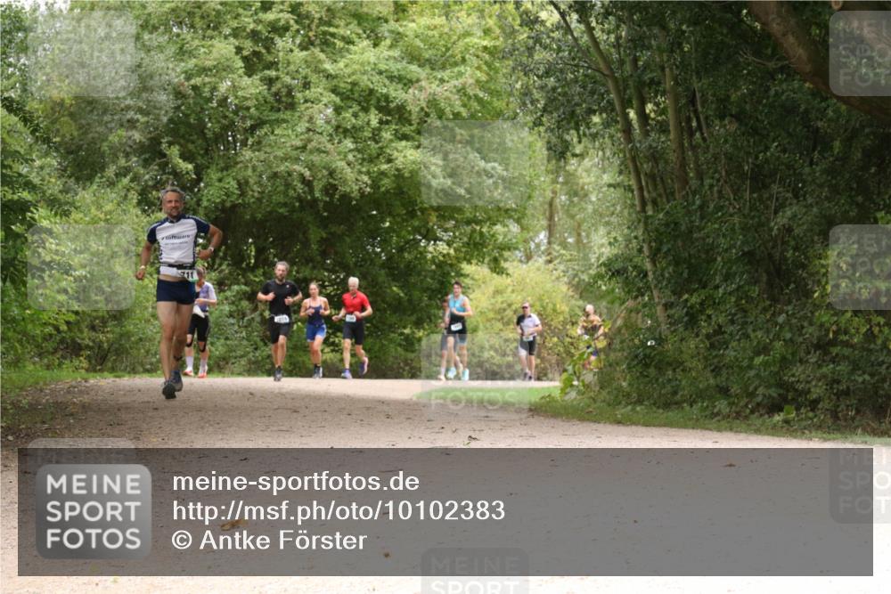 30.08.2026 - Elbe Triathlon Hamburg Antke Förster http://msf.ph/oto/10102383 30.08.2026 11:29:03 Laufen 711 meine-sportfotos.de