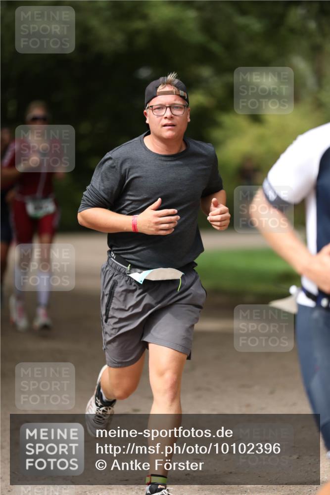 30.08.2026 - Elbe Triathlon Hamburg Antke Förster http://msf.ph/oto/10102396 30.08.2026 11:25:36 Laufen  meine-sportfotos.de