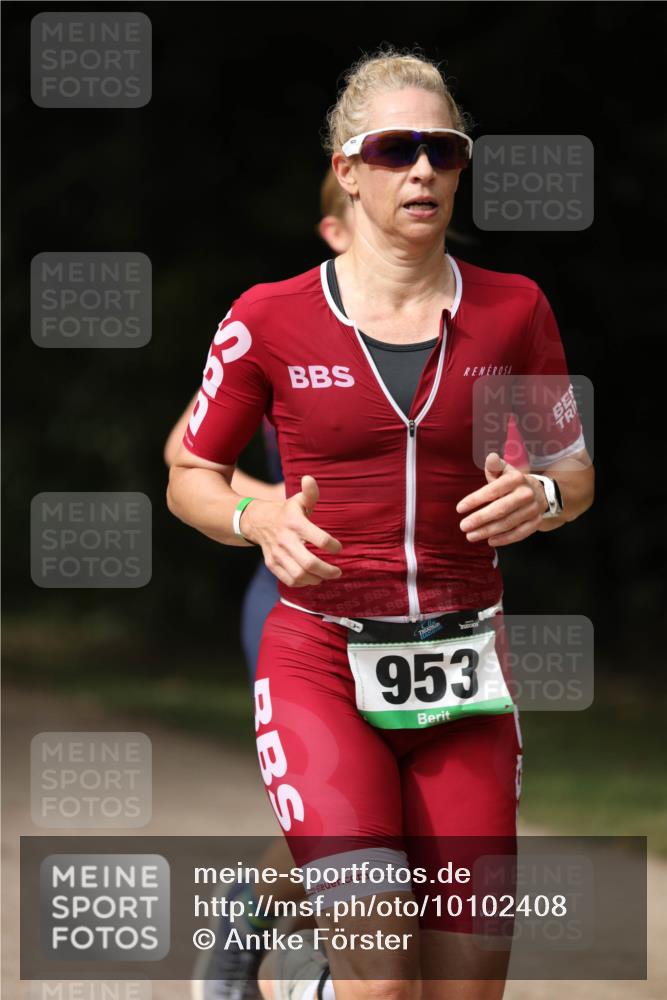 30.08.2026 - Elbe Triathlon Hamburg Antke Förster http://msf.ph/oto/10102408 30.08.2026 11:25:40 Laufen 953 meine-sportfotos.de