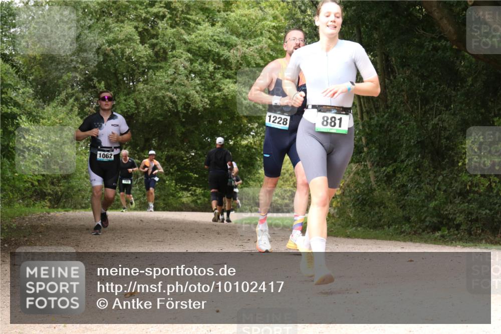 30.08.2026 - Elbe Triathlon Hamburg Antke Förster http://msf.ph/oto/10102417 30.08.2026 11:29:18 Laufen 1062, 1228, 881 meine-sportfotos.de