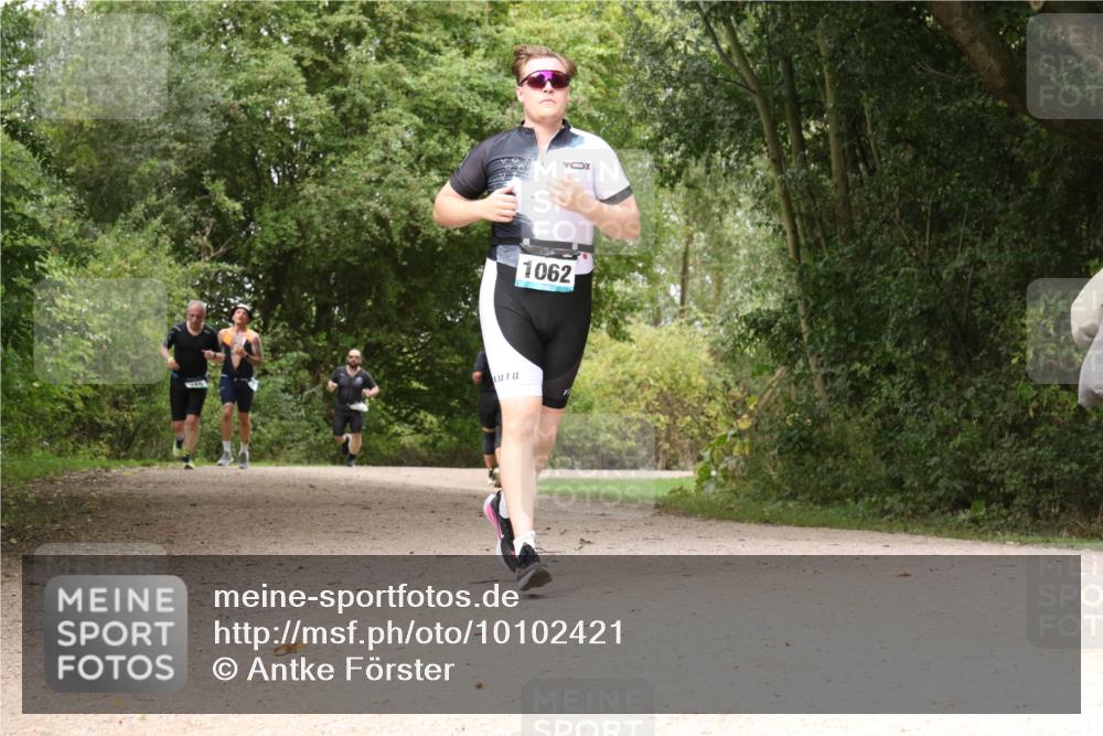 30.08.2026 - Elbe Triathlon Hamburg Antke Förster http://msf.ph/oto/10102421 30.08.2026 11:29:20 Laufen 1062 meine-sportfotos.de