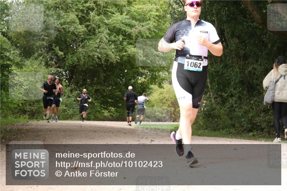 30.08.2026 - Elbe Triathlon Hamburg Antke Förster http://msf.ph/oto/10102423 30.08.2026 11:29:21 Laufen 1062 meine-sportfotos.de