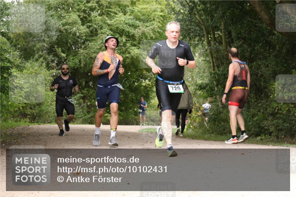 30.08.2026 - Elbe Triathlon Hamburg Antke Förster http://msf.ph/oto/10102431 30.08.2026 11:29:28 Laufen 662, 729 meine-sportfotos.de