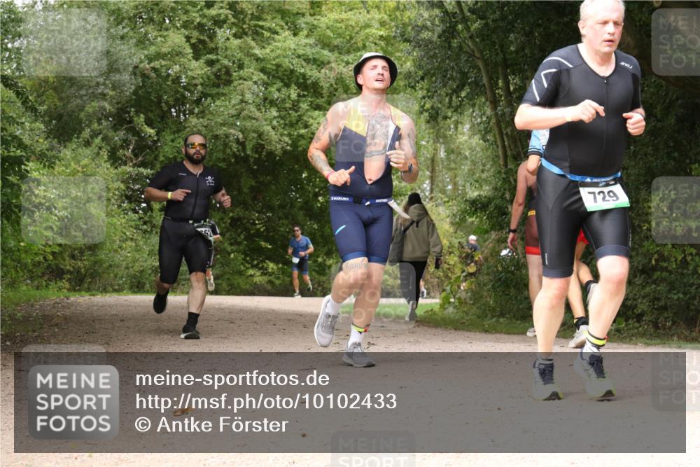 30.08.2026 - Elbe Triathlon Hamburg Antke Förster http://msf.ph/oto/10102433 30.08.2026 11:29:29 Laufen 729 meine-sportfotos.de