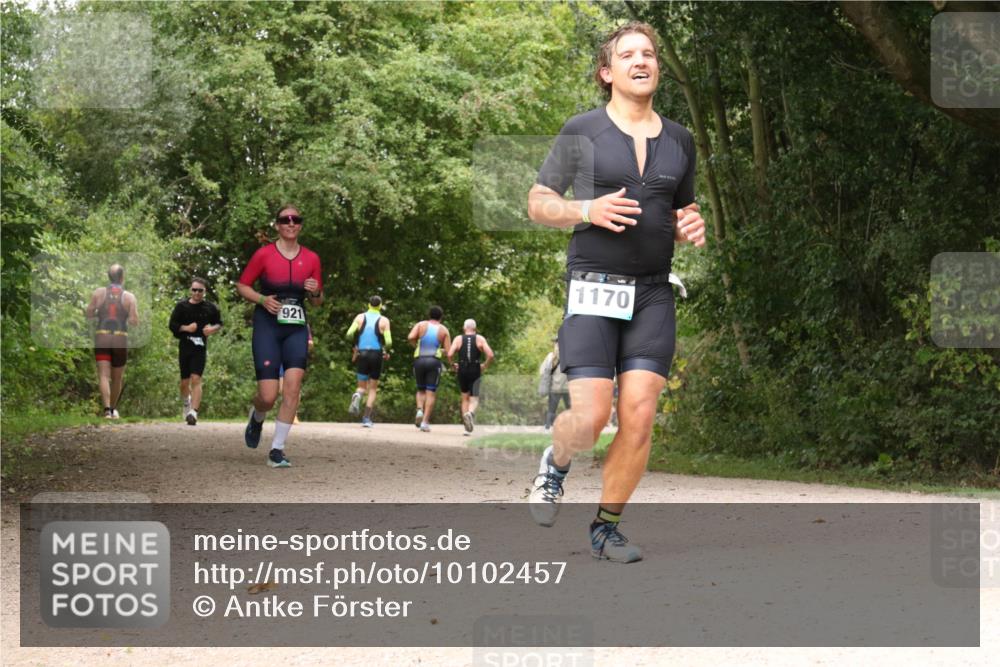 30.08.2026 - Elbe Triathlon Hamburg Antke Förster http://msf.ph/oto/10102457 30.08.2026 11:29:45 Laufen 1170, 921 meine-sportfotos.de