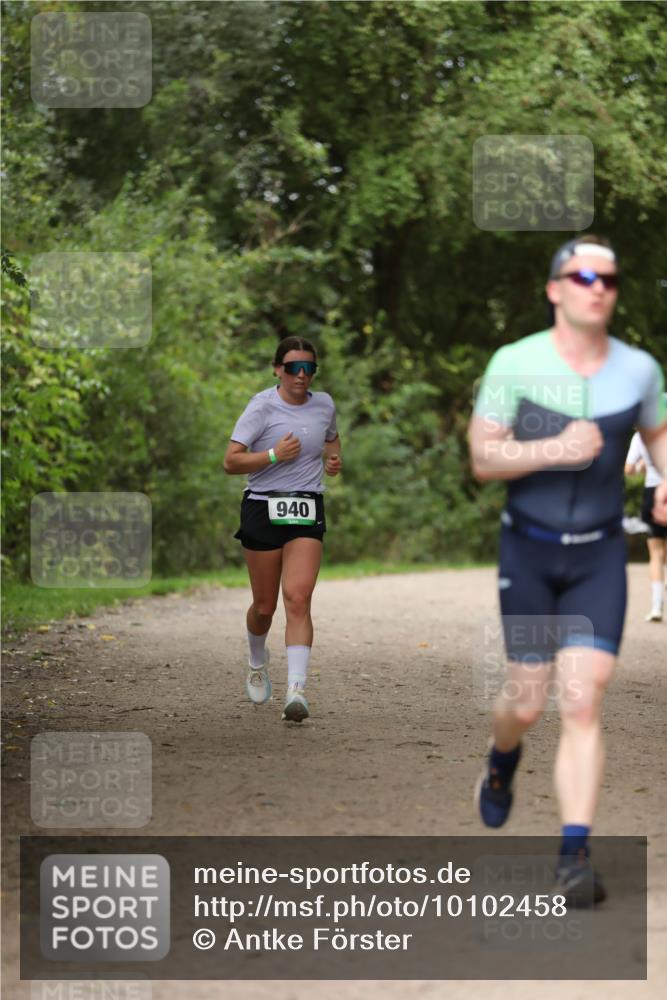 30.08.2026 - Elbe Triathlon Hamburg Antke Förster http://msf.ph/oto/10102458 30.08.2026 11:26:19 Laufen 940 meine-sportfotos.de