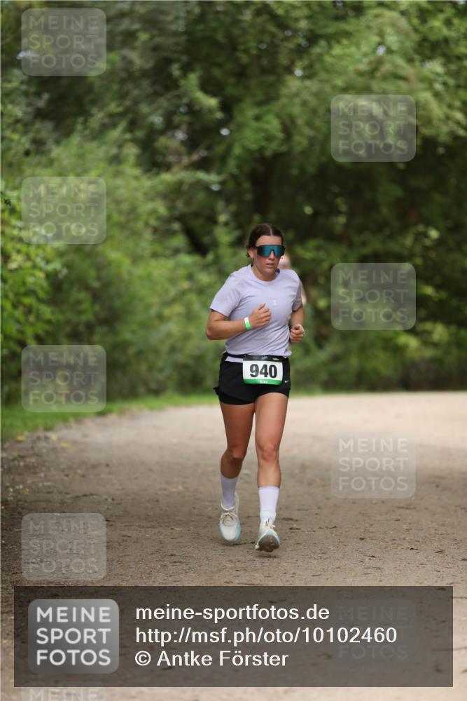 30.08.2026 - Elbe Triathlon Hamburg Antke Förster http://msf.ph/oto/10102460 30.08.2026 11:26:21 Laufen 940 meine-sportfotos.de