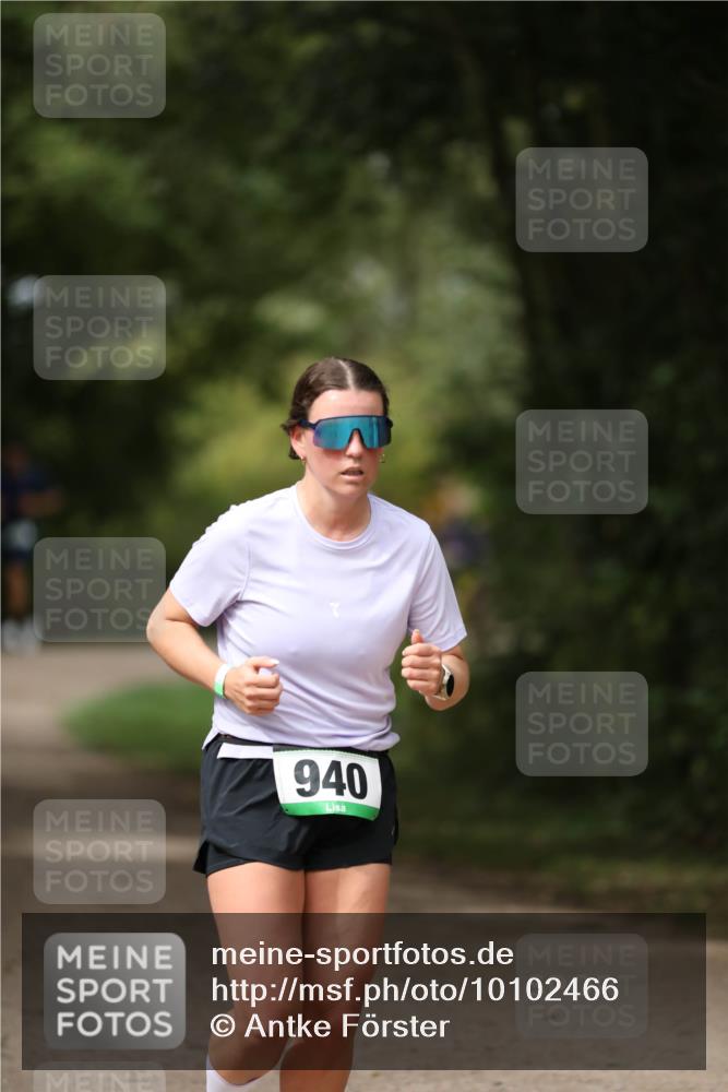 30.08.2026 - Elbe Triathlon Hamburg Antke Förster http://msf.ph/oto/10102466 30.08.2026 11:26:24 Laufen 940 meine-sportfotos.de