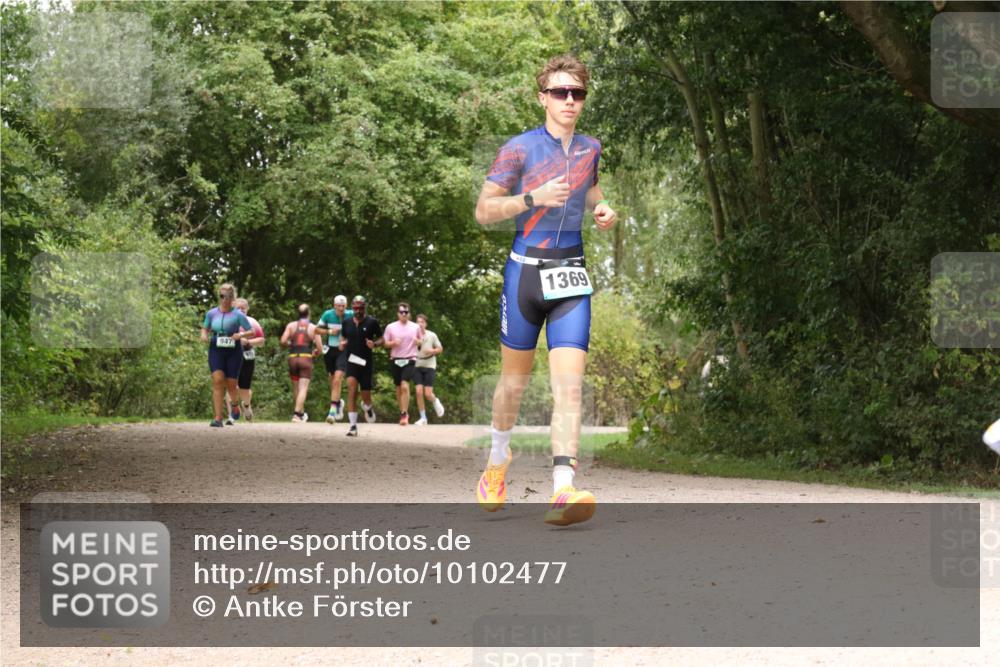 30.08.2026 - Elbe Triathlon Hamburg Antke Förster http://msf.ph/oto/10102477 30.08.2026 11:29:55 Laufen 947, 1369 meine-sportfotos.de