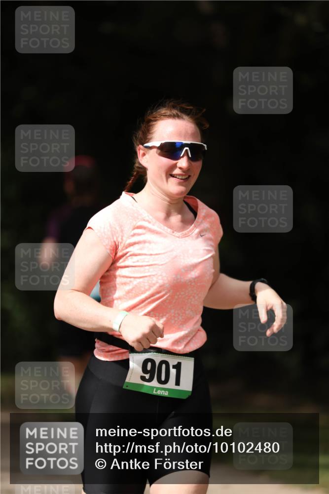 30.08.2026 - Elbe Triathlon Hamburg Antke Förster http://msf.ph/oto/10102480 30.08.2026 11:26:33 Laufen 901 meine-sportfotos.de