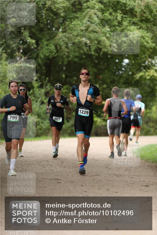 30.08.2026 - Elbe Triathlon Hamburg Antke Förster http://msf.ph/oto/10102496 30.08.2026 11:26:46 Laufen 799, 983, 967, 1229 meine-sportfotos.de
