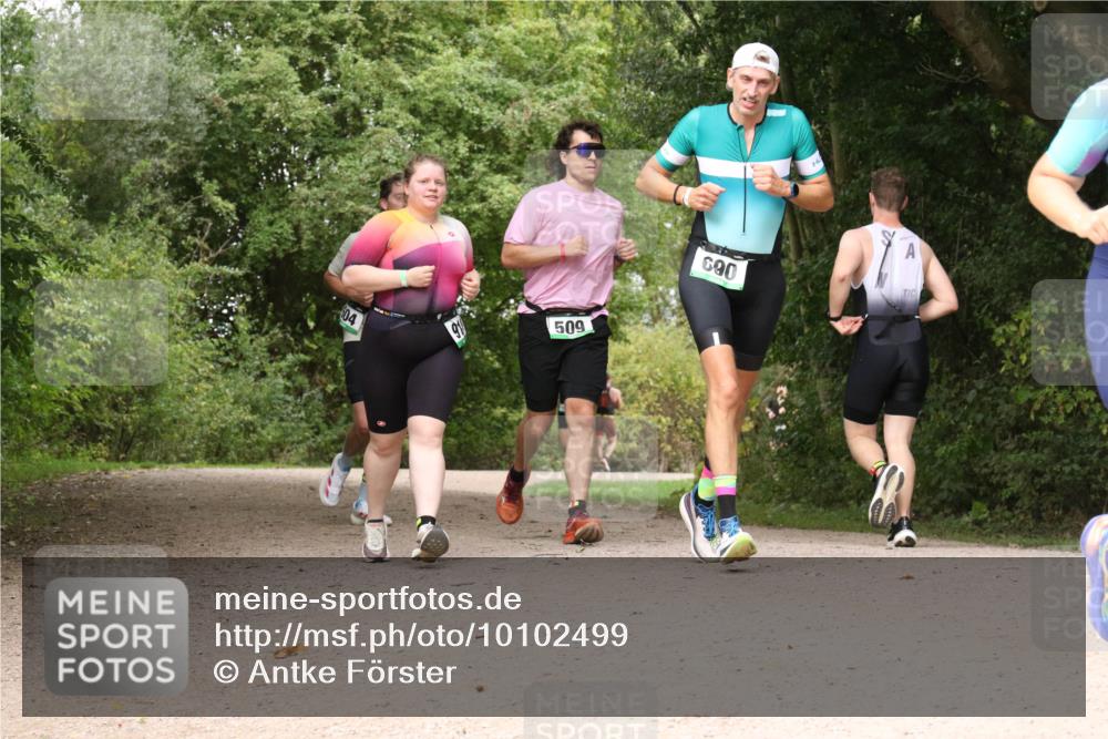 30.08.2026 - Elbe Triathlon Hamburg Antke Förster http://msf.ph/oto/10102499 30.08.2026 11:30:06 Laufen 04, 509, 690 meine-sportfotos.de