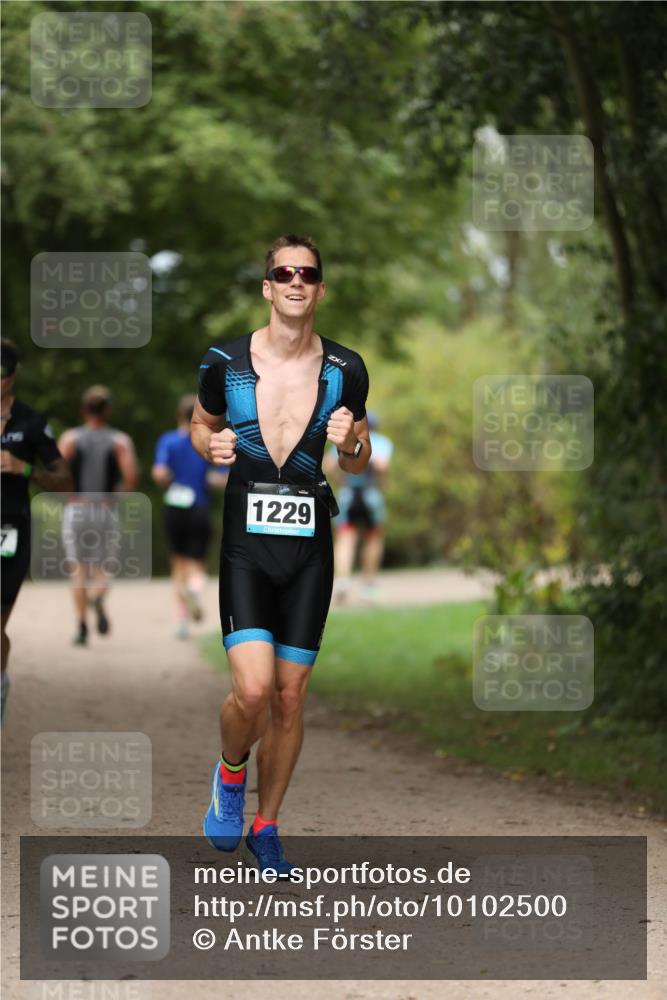 30.08.2026 - Elbe Triathlon Hamburg Antke Förster http://msf.ph/oto/10102500 30.08.2026 11:26:47 Laufen 1229 meine-sportfotos.de