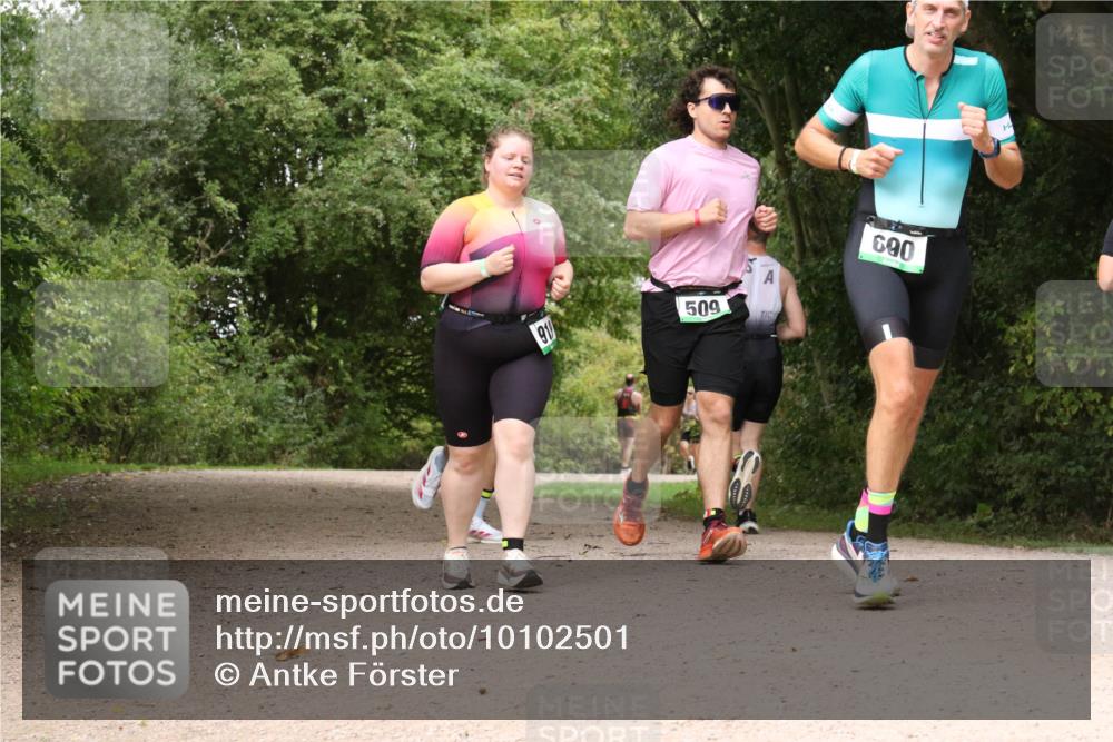 30.08.2026 - Elbe Triathlon Hamburg Antke Förster http://msf.ph/oto/10102501 30.08.2026 11:30:07 Laufen 91, 509, 690 meine-sportfotos.de