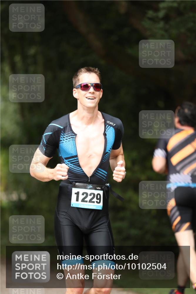 30.08.2026 - Elbe Triathlon Hamburg Antke Förster http://msf.ph/oto/10102504 30.08.2026 11:26:49 Laufen 1229 meine-sportfotos.de