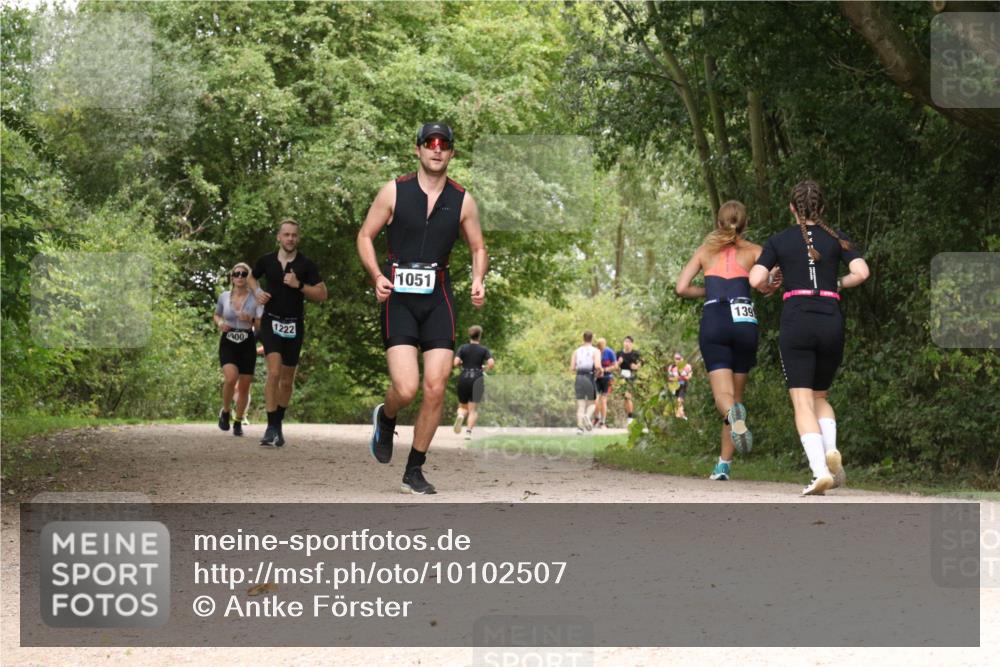 30.08.2026 - Elbe Triathlon Hamburg Antke Förster http://msf.ph/oto/10102507 30.08.2026 11:30:18 Laufen 200, 1222, 1051, 139 meine-sportfotos.de