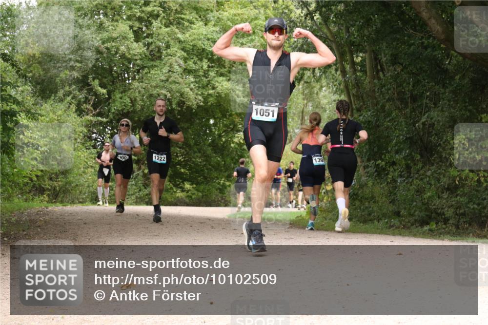 30.08.2026 - Elbe Triathlon Hamburg Antke Förster http://msf.ph/oto/10102509 30.08.2026 11:30:18 Laufen 300, 1222, 1051, 139 meine-sportfotos.de