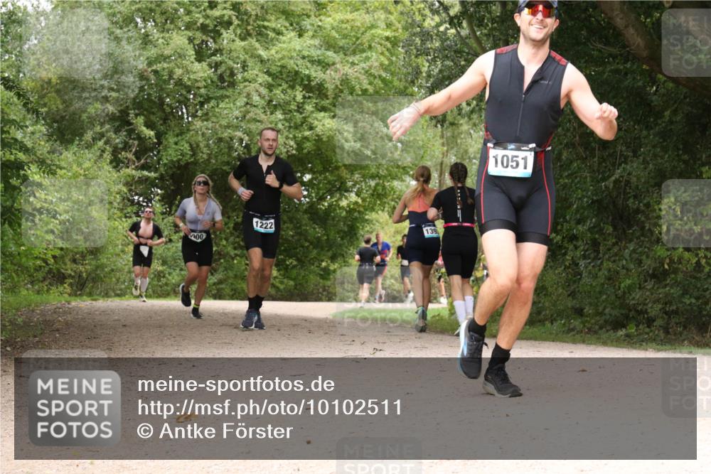 30.08.2026 - Elbe Triathlon Hamburg Antke Förster http://msf.ph/oto/10102511 30.08.2026 11:30:19 Laufen 00, 1222, 139, 1051 meine-sportfotos.de