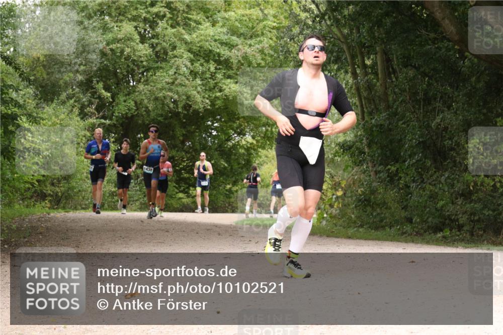 30.08.2026 - Elbe Triathlon Hamburg Antke Förster http://msf.ph/oto/10102521 30.08.2026 11:30:27 Laufen 1438 meine-sportfotos.de
