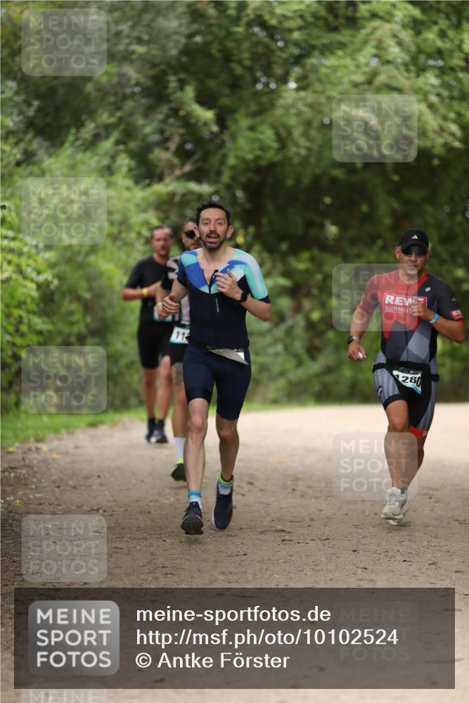30.08.2026 - Elbe Triathlon Hamburg Antke Förster http://msf.ph/oto/10102524 30.08.2026 11:27:05 Laufen 11, 28 meine-sportfotos.de