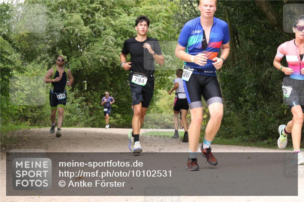 30.08.2026 - Elbe Triathlon Hamburg Antke Förster http://msf.ph/oto/10102531 30.08.2026 11:30:37 Laufen 1136, 794, 126, 75 meine-sportfotos.de