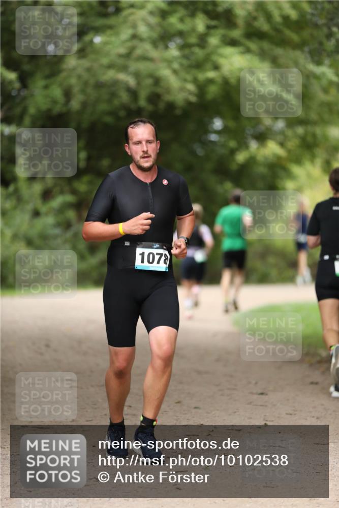 30.08.2026 - Elbe Triathlon Hamburg Antke Förster http://msf.ph/oto/10102538 30.08.2026 11:27:10 Laufen 1078 meine-sportfotos.de