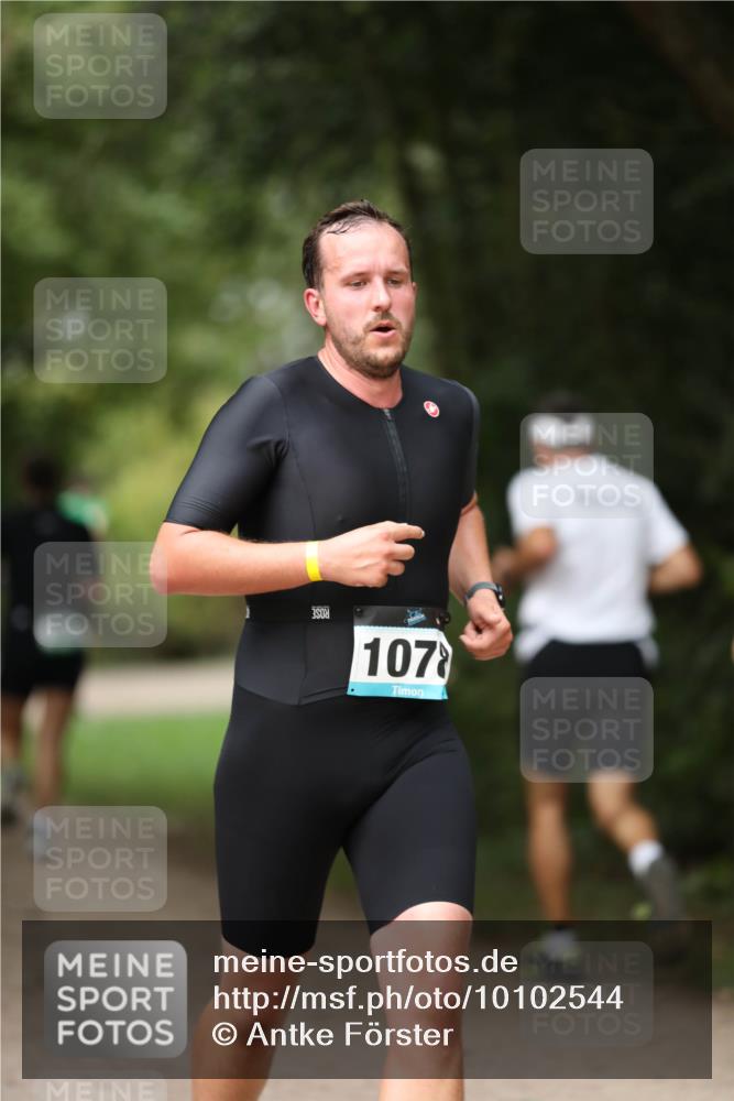 30.08.2026 - Elbe Triathlon Hamburg Antke Förster http://msf.ph/oto/10102544 30.08.2026 11:27:11 Laufen 107 meine-sportfotos.de