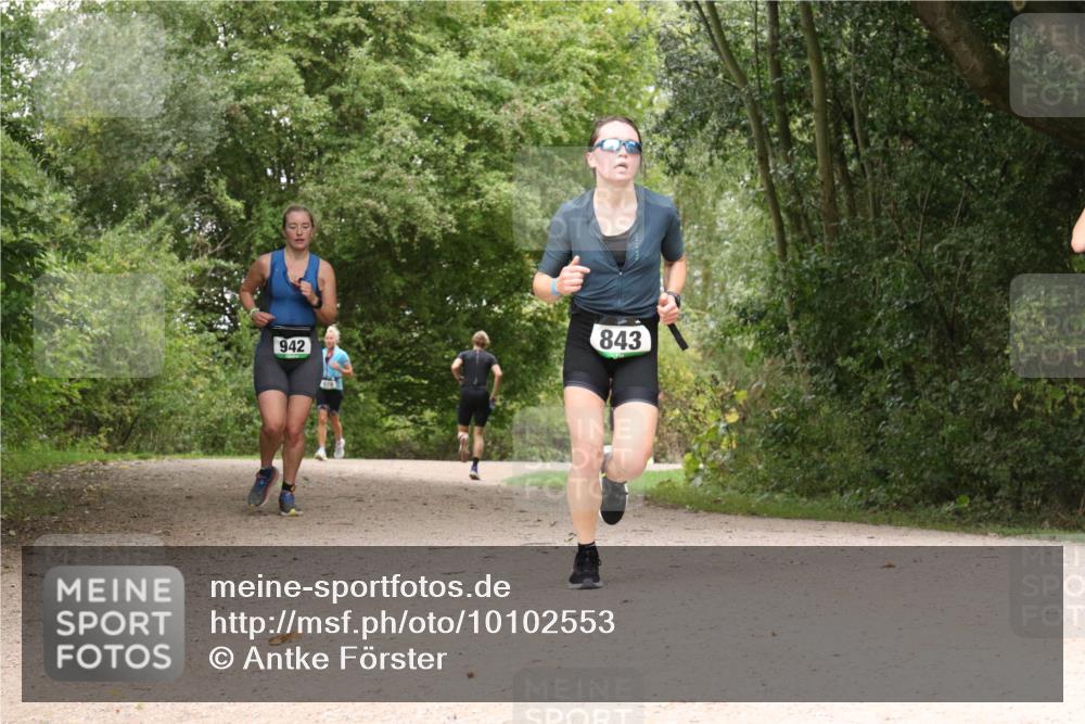 30.08.2026 - Elbe Triathlon Hamburg Antke Förster http://msf.ph/oto/10102553 30.08.2026 11:30:54 Laufen 843, 942 meine-sportfotos.de