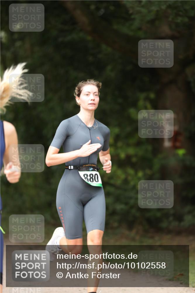 30.08.2026 - Elbe Triathlon Hamburg Antke Förster http://msf.ph/oto/10102558 30.08.2026 11:27:27 Laufen 088 meine-sportfotos.de